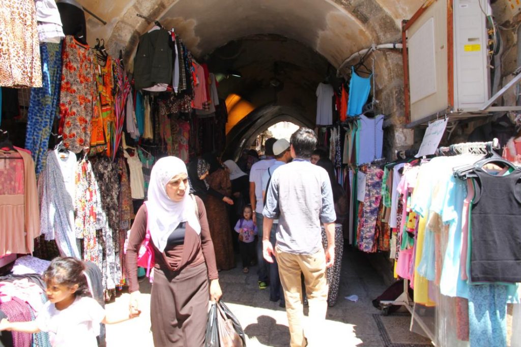 Best Street Wholesale Markets of Lahore Crowlex